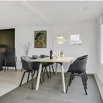 Family-friendly Near Hasmark * אוטרופ